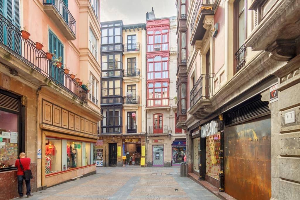Casco Viejo Junto A La Plaza Nueva Y Unamuno Bilbau Exterior foto